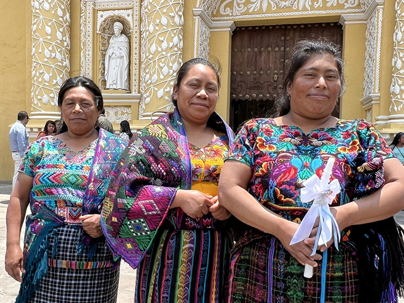 GUATEMALA – Bursting with Colors!